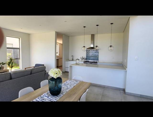 3 BEDROOM TOWNHOUSE FOR SALE IN ZULULAMI COASTAL ESTATE